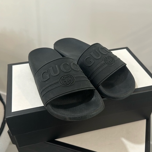 Gucci slides - Picture 1 of 3
